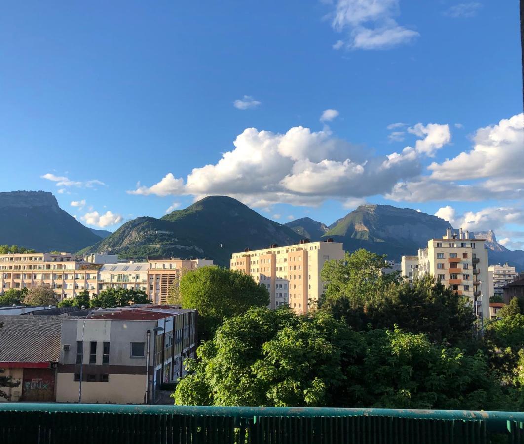 Logement Entier Grenoble Avec Vue Sur La Bastille Appartamento Esterno foto